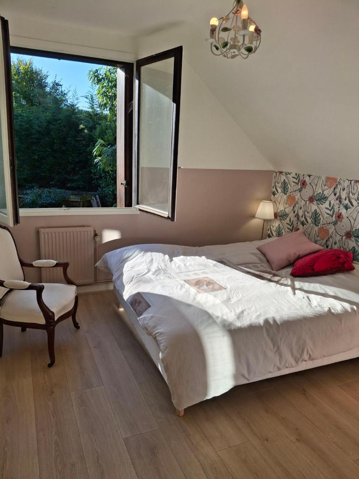 Au Pied De Lille Bed & Breakfast Eksteriør bilde